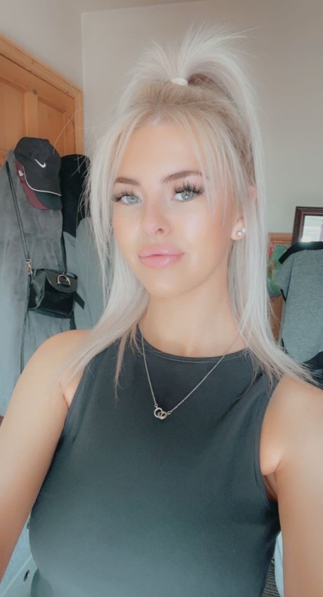 _Lucinda model nudes pics