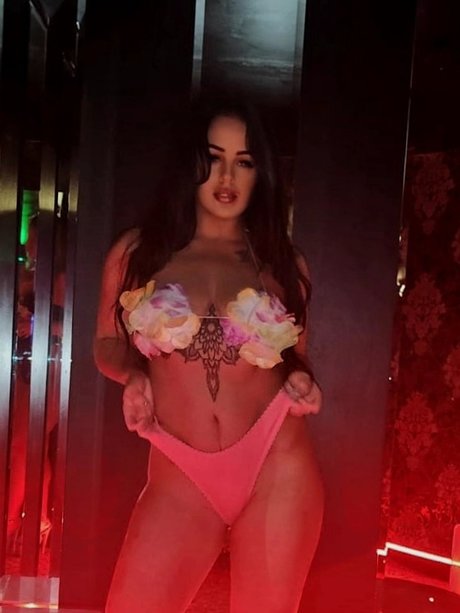 lottie lee star exclusive pictures