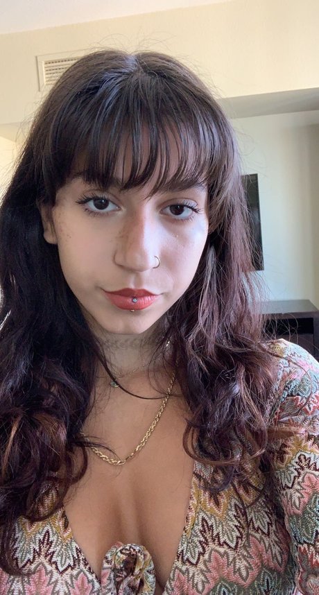 Lola Yung pornographic actress pics