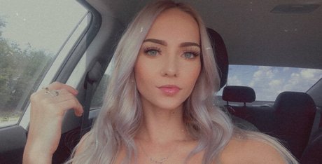 Lizzi Kitty Free Page_ porn model photos