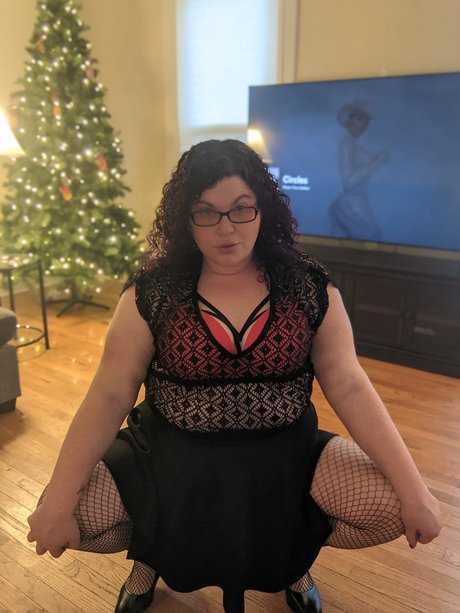 Lizzee Burns model perfect pics