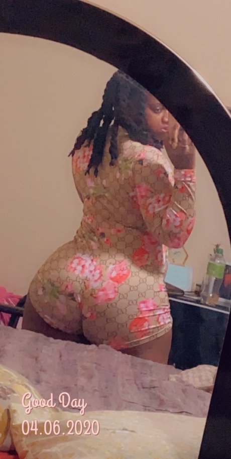 Miss Bee top pornstar pictures