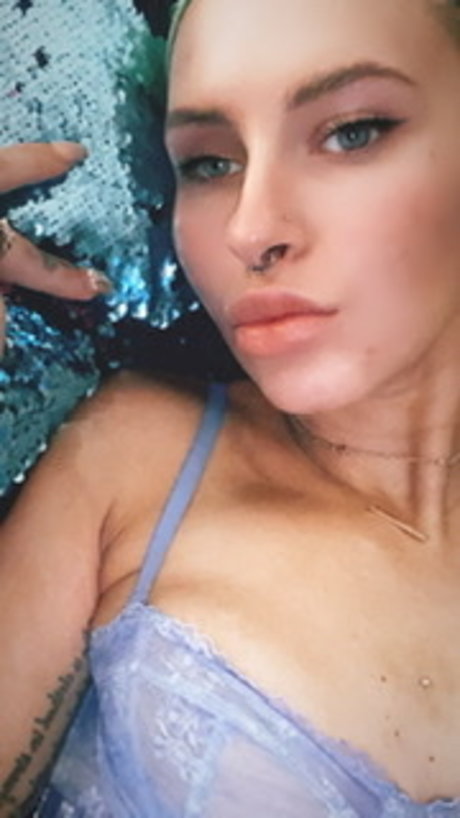 Olivia Beeas sexy actress photos