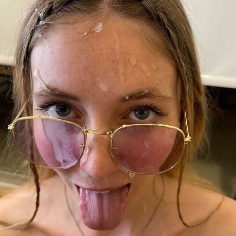 LUNA BREE xxx model pics