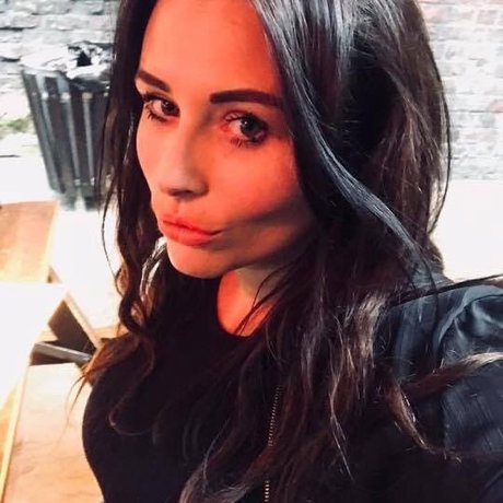 u9545484 sexy pornstar img