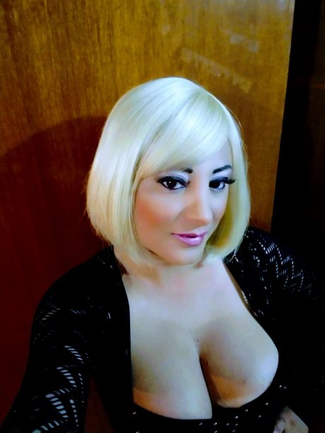 Marilyn Soto sexy model pictures