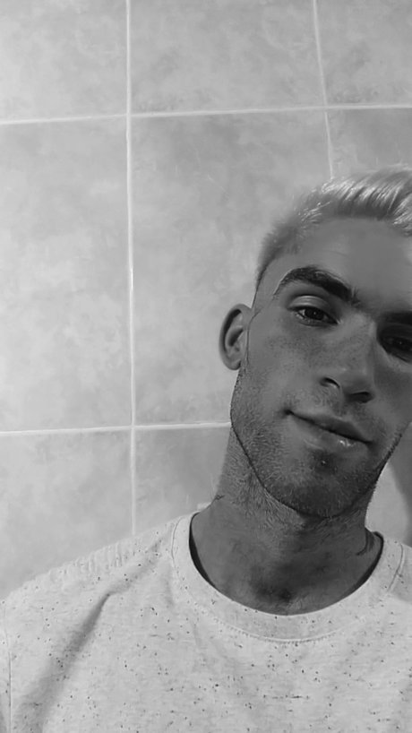 _MarceloPinochet21 exclusive star photo