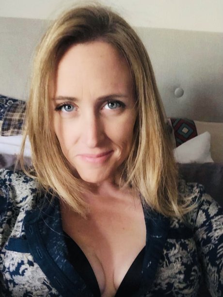 Mara Cox nice actress pictures