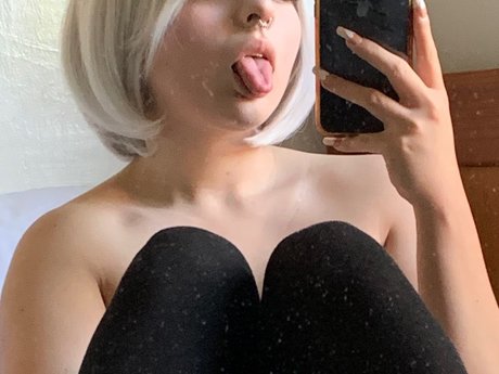 maid star nude photos