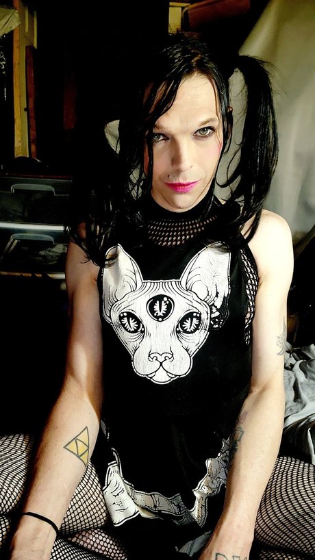 Melody Layne hot actress image