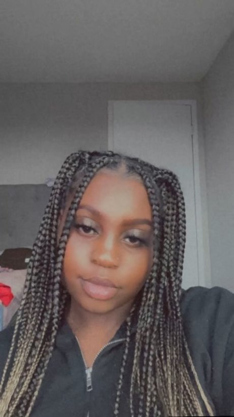 Riyah_ pornstar images