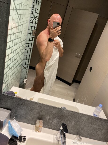 Max Zarec XXL pretty model photo