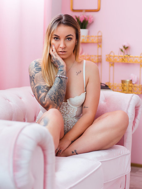 Mavina porn model pics