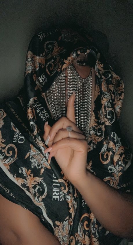 Masked 1 free pornstar pic