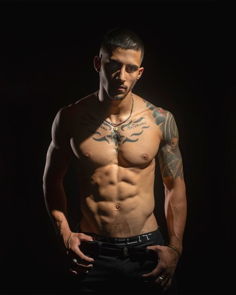 Mistik Mars model exclusive pic