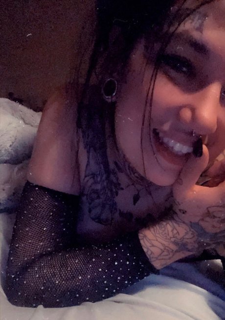 Miiissvickyy07 model hd pictures