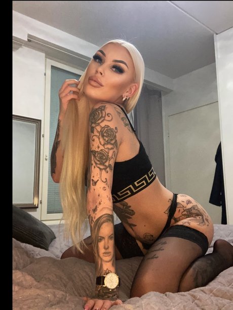 Micaelamonica beautiful star photo