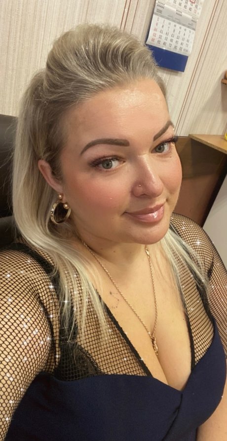 Mia Martin sexy star images