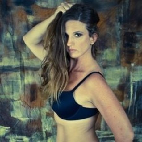 MeraSquitALot porn actress photo