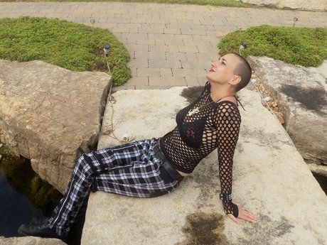 Dementra exclusive model pictures