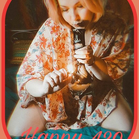 MMA Fan Girl Tori pornstar beautiful galleries