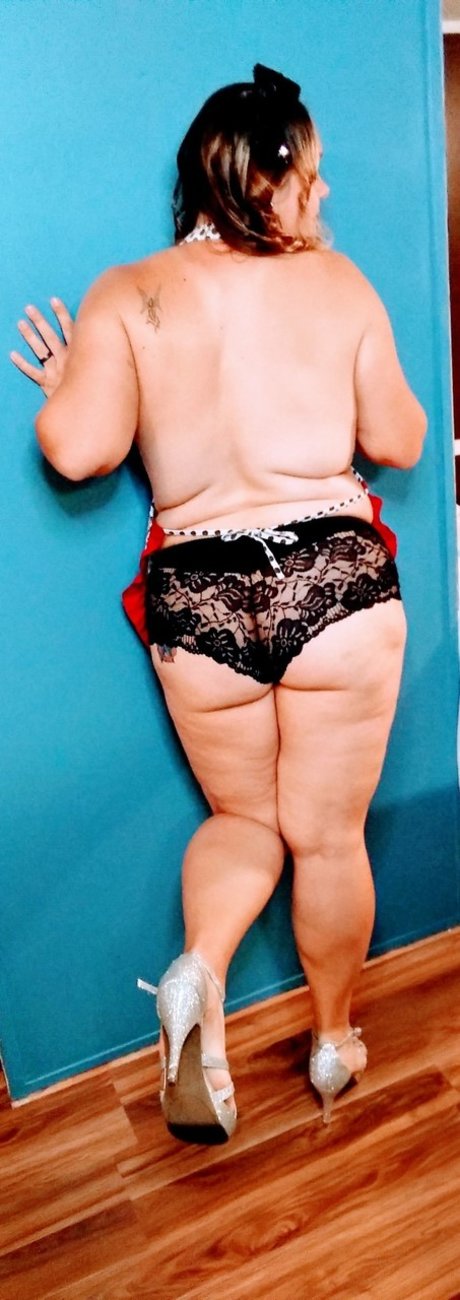 Miss Muffin model hot image