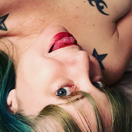 gloryhole princess onlyfans free photo