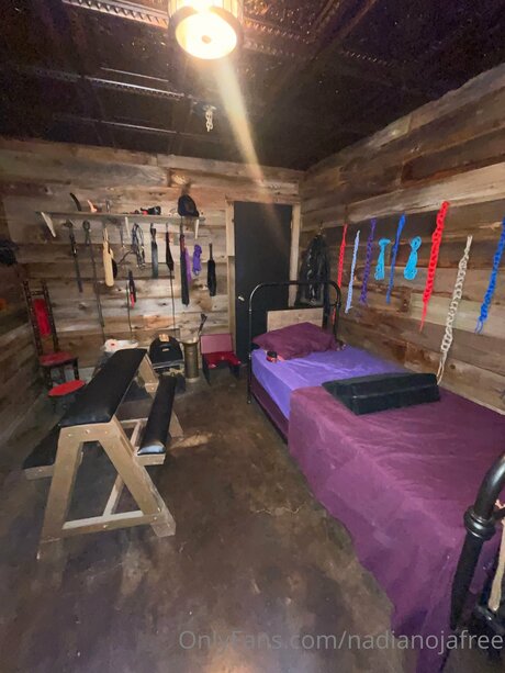 Nadia Noja pretty model images