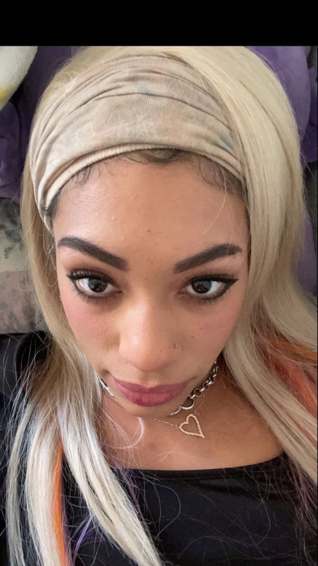 NadiaBankx pornstar hd pic