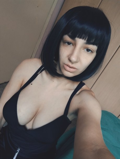 Hotcoco model nude pictures