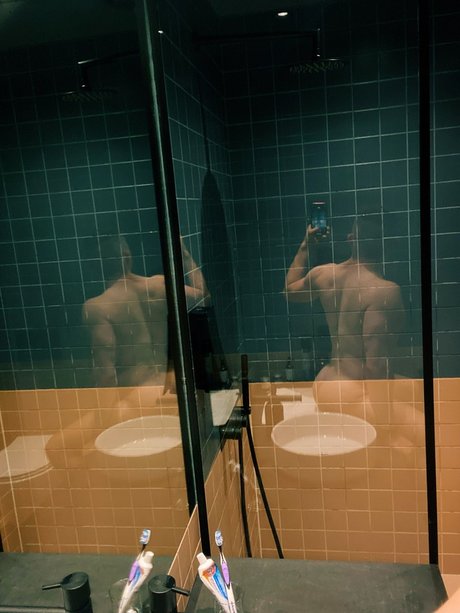 Matt Alexander art model galleries