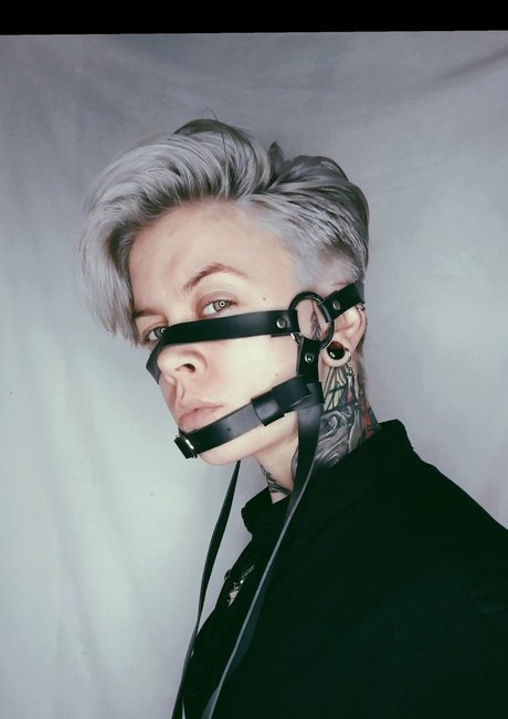 Frida Red star xxx gallery