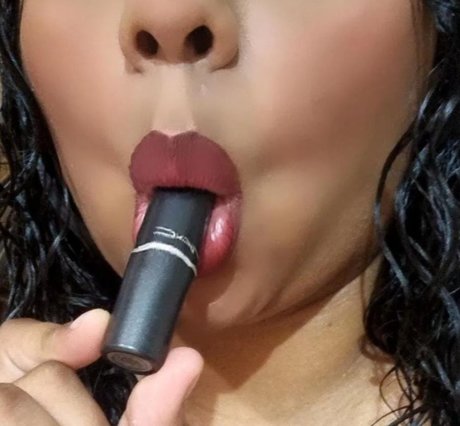 Mrs Kanel free star photos