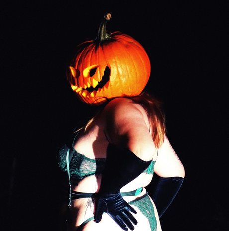 Nika Merrie exclusive model pictures