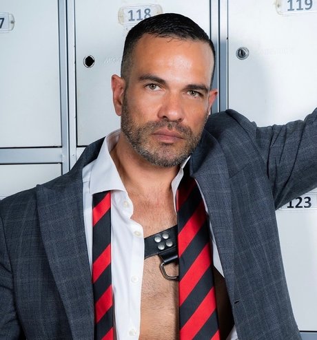 Nicholas Bardem perfect pornstar pic