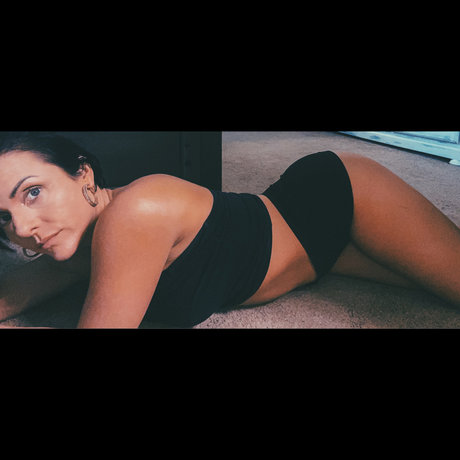 Nicole Nicole free pornstar photo