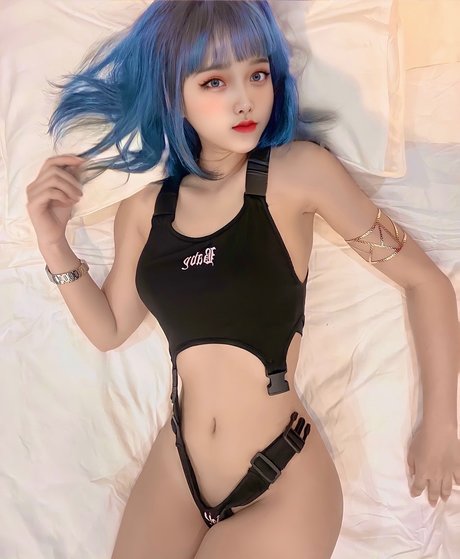 Nguyen Nhu Nhu_ erotic pornstar gallery