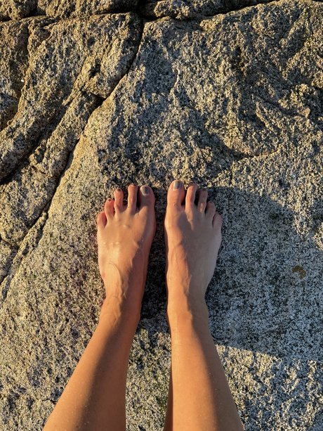 NatureLoversFeet model free archive