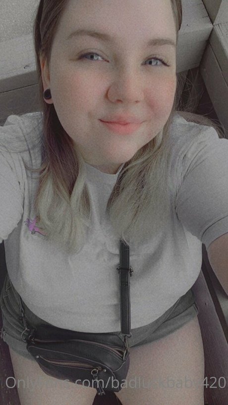 badluckbaby420 beautiful actress image