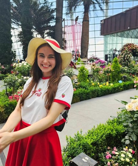 skinny blonde milf onlyfans free nude galleries