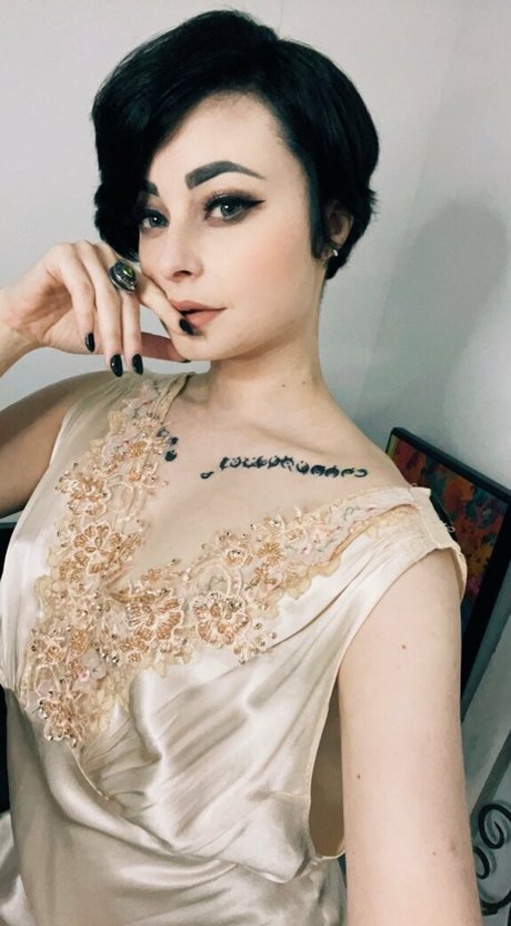 Harlihero sex model images