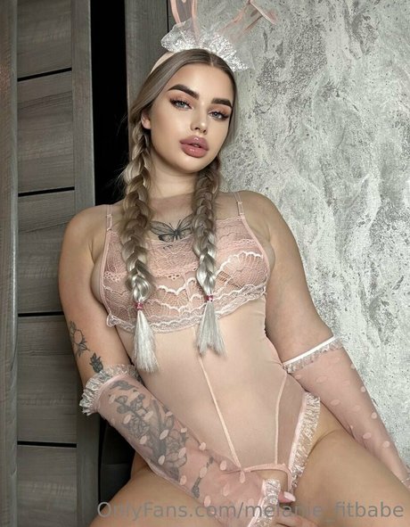 melanie fitbabe hot star pics