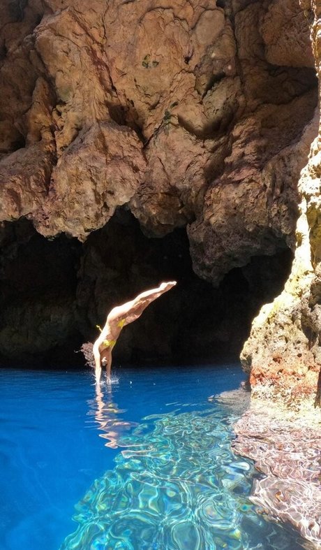 Ariadna Hafez model nice pic