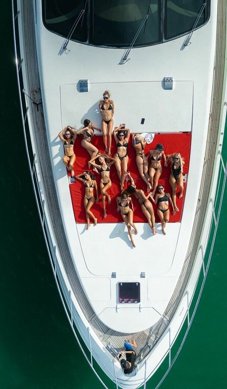 galvez lu adult model archive