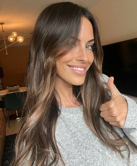 Jessica Lowndes hot actress img