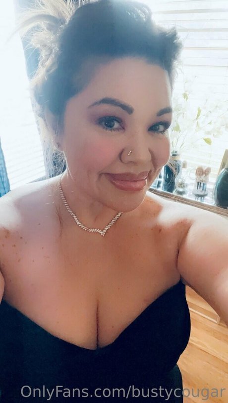 bustycougar star free picture