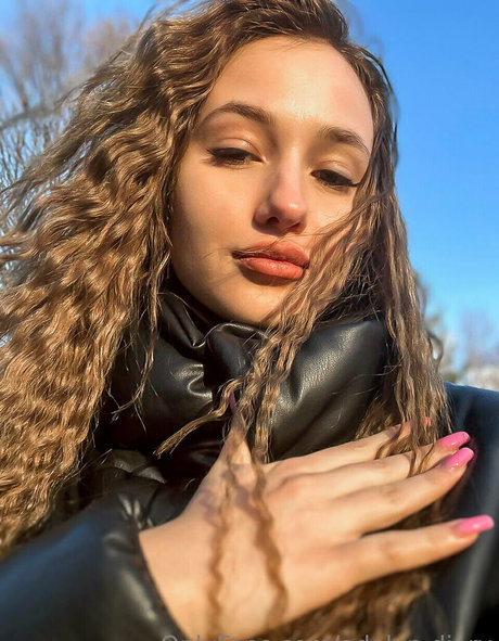 adalyn diary star hot image