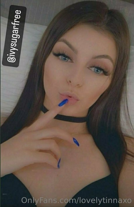 lovelytinnaxo star naked pic