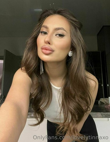 lovelytinnaxo top pornstar image