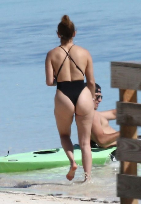 Jennifer Lopez pornstar sexy photo